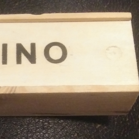 MINI TRAVEL DOMINO SET - Picture 9 of 12